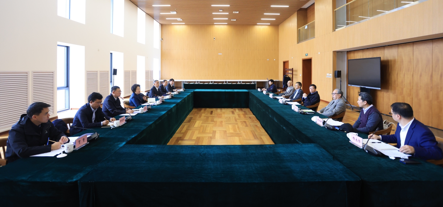 孫春蘭會長到清華大學調研